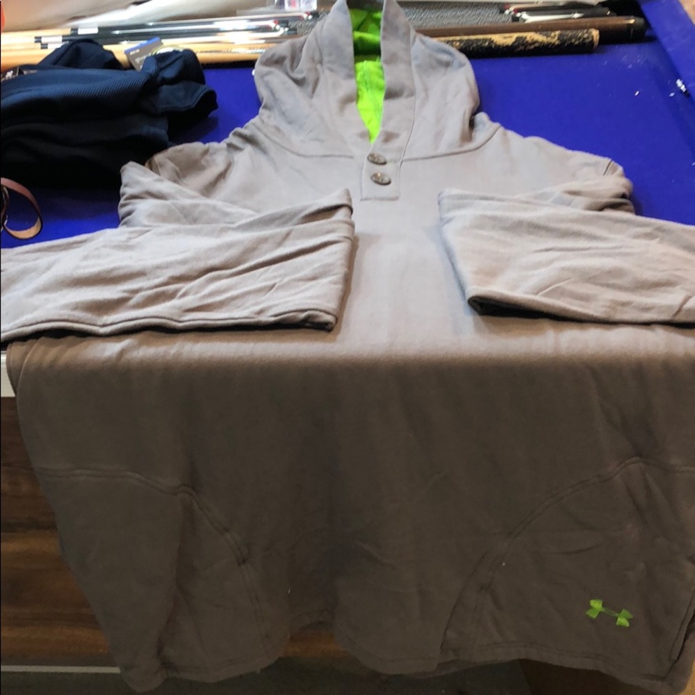 UA pullover hoodie